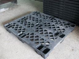  LIGHTWEIGHT ECONOMY EXPORT BLACK PLASTIC PALLETS FOR CONTAINERS