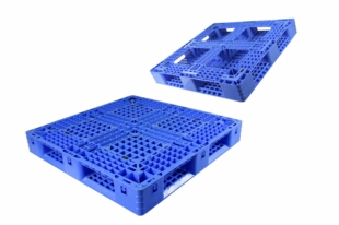 Medium Ventilated Stackable Plastic Pallets