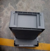 SMALL PLASTIC STORAGE CRATES