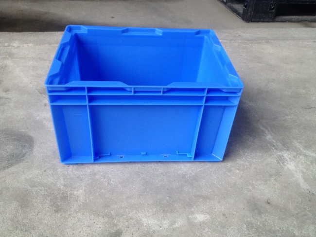 Automotive Sector Packing Plastic Containers HP4D