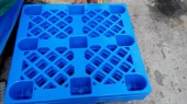 Reusable plastic pallets